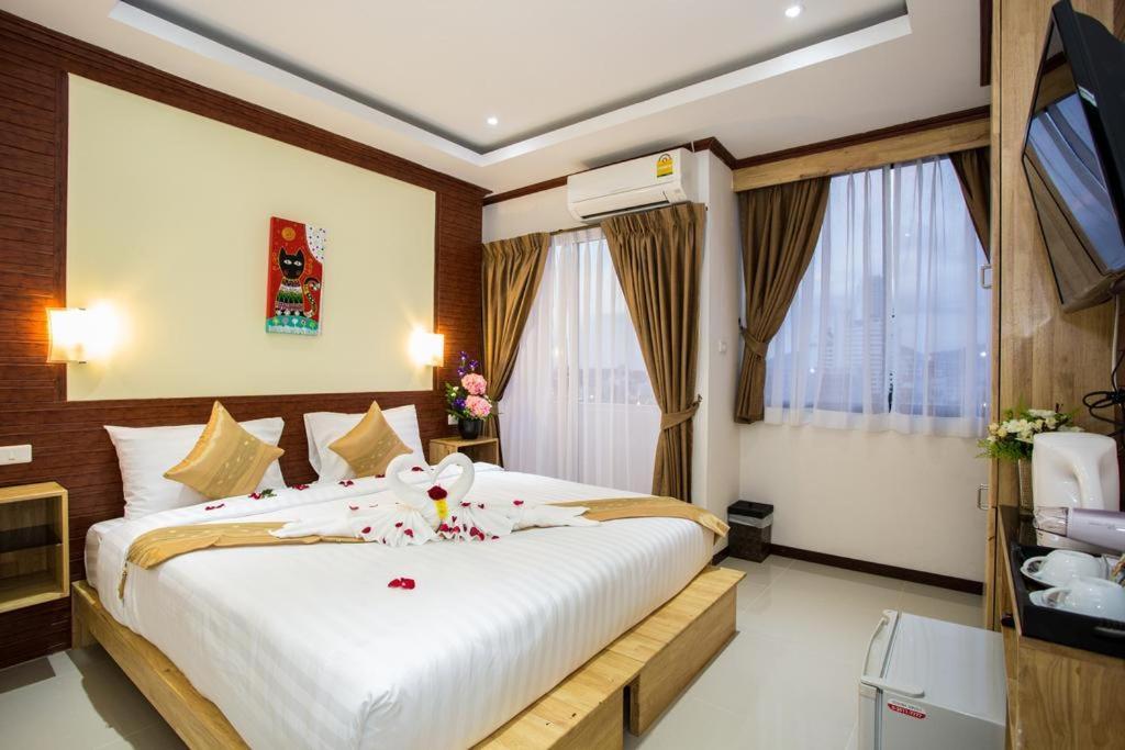 Oyo 996 Phunara Residence Patong Экстерьер фото